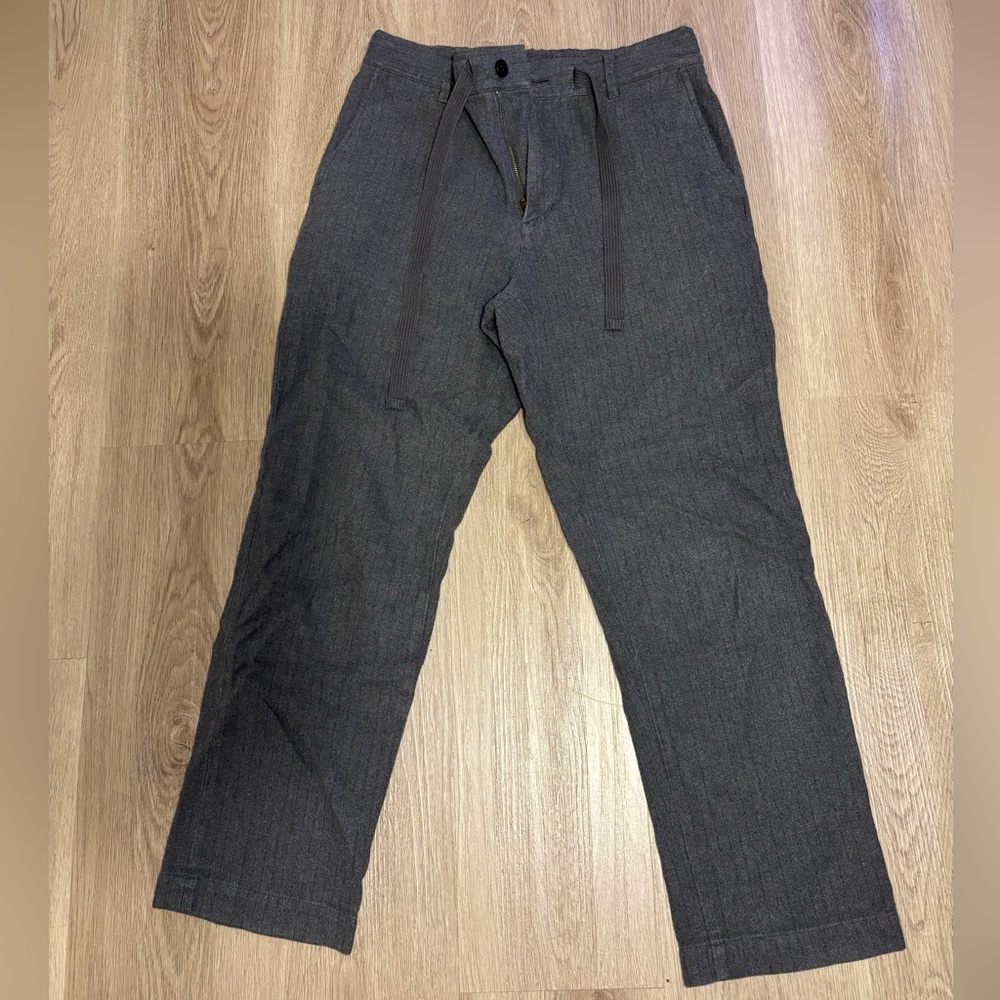JA ANDERSON UNIQLO Men's Smart Ankle Pants Size Small gray stripe